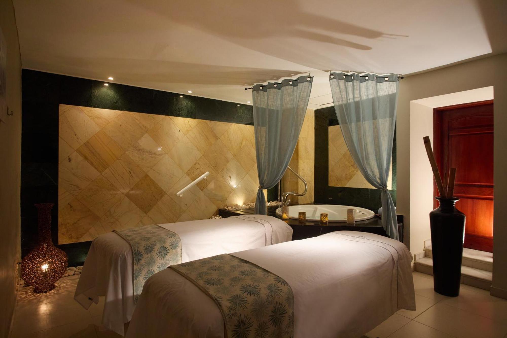 Bahia Principe Luxury Runaway Bay (Adults Only) Extérieur photo